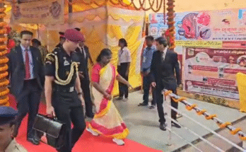 President Murmu Performs Pind Daan at Vishnupad Temple