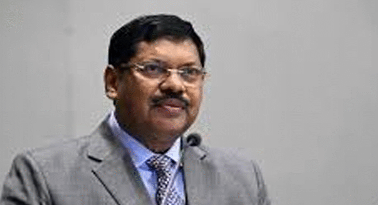 सुप्रीम कोर्ट में वकील ने CJI पर जूता क्यों फेंका — जानिए पूरी कहानी