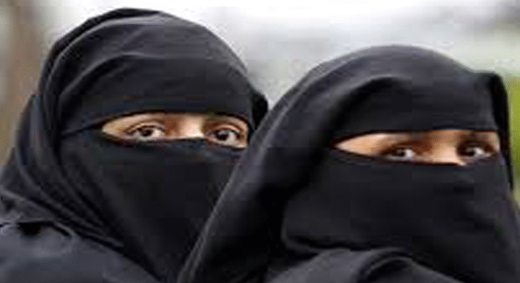 PM Meloni’s Party Pushes Law to Ban Niqab & Burqa Across Italy