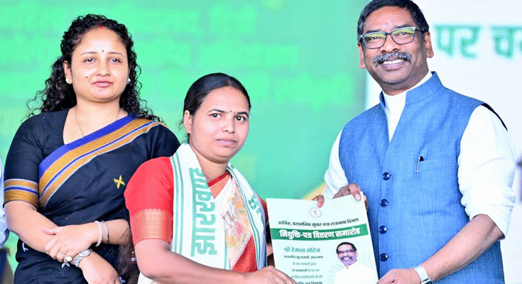 Jharkhand Marks One Year: Hemant Soren Hands Appointment Letters to 8,792 Youth at Morabadi Mega Event