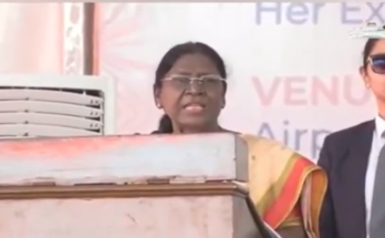 President द्रौपदी मुर्मू ने संथाल सम्मेलन के दौरान पश्चिम बंगाल (WB) में प्रोटोकॉल उल्लंघन पर जताई नाराज़गी; केंद्र ने मांगा स्पष्टीकरण