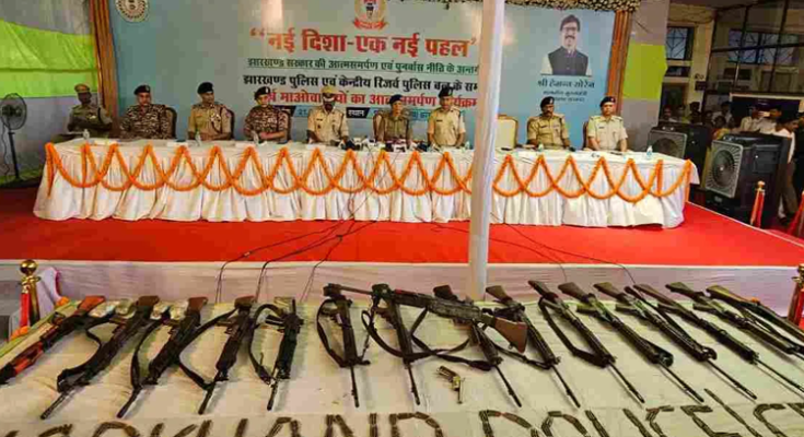 27 Maoists Surrender Before Jharkhand Police Under ‘Operation Navjeevan’