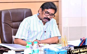 Jharkhand CM Hemant Soren Targets ₹3,000 Crore Revenue from Sand Mining Operations