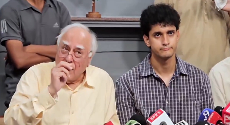 Kapil Sibal Announces ₹1 Crore Legal Fund for CJP Protesters, Urges Lawyers Nationwide to Join