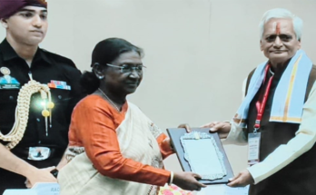 ध्रुपद (Dhrupad) गायन के पुरोधा पंडित कृष्ण मोहन पाठक को मिला Sangeet Natak Akademi Award 2025, राष्ट्रपति ने किया सम्मानित