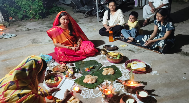 Maithili Community ने श्रद्धा के साथ की चौठचन्द्र (Chauth Chandra) पूजा