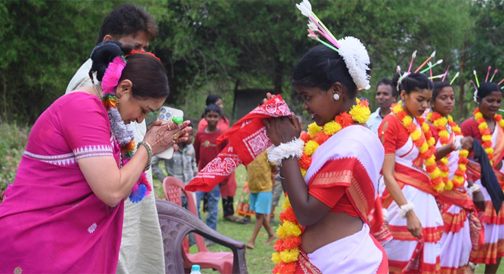 Sangeet Natak Akademi Chief Meets Ranchi Tribal Artists, Pushes Support Initiatives