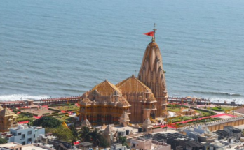 PM Modi Performs Mahapuja at Somnath Temple During 75th Restoration Anniversary